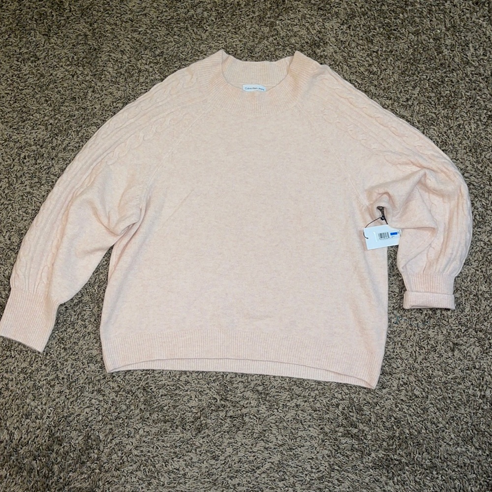 (u) Calvin Klein Sweater